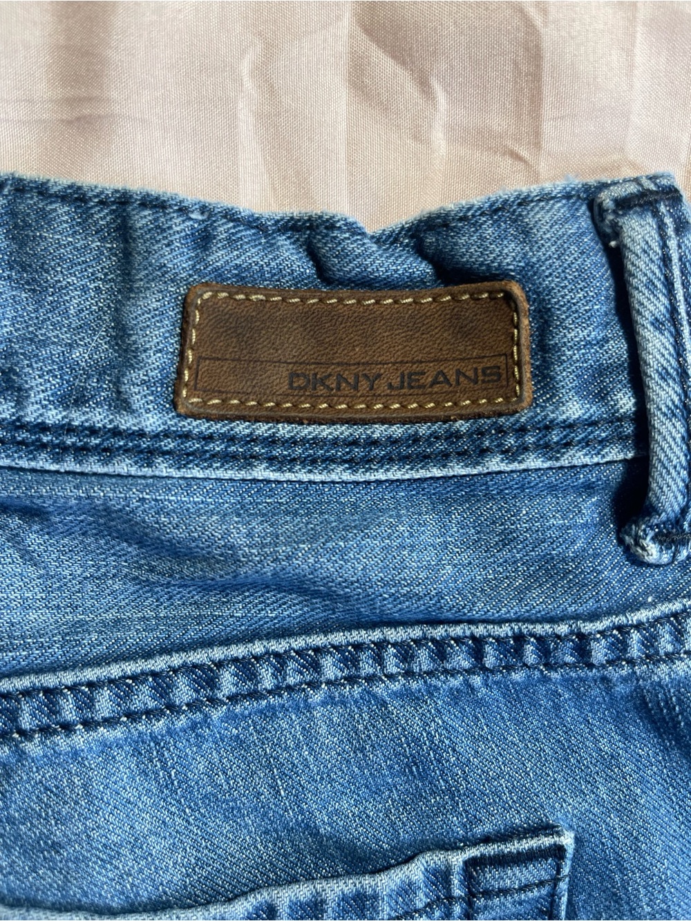 DKNY Men’s Williamsburg Skinny Jeans - Picture 2 of 5